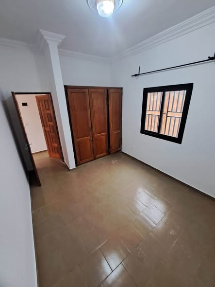 Studio moderne à louer à Maetur Biteng