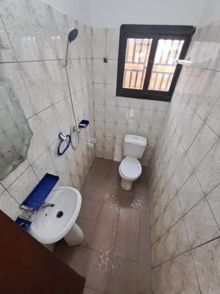 Studio moderne à louer à Maetur Biteng