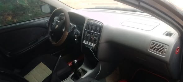 Toyota Avensis 98 bien propre