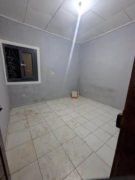 Studio moderne à louer à Odza