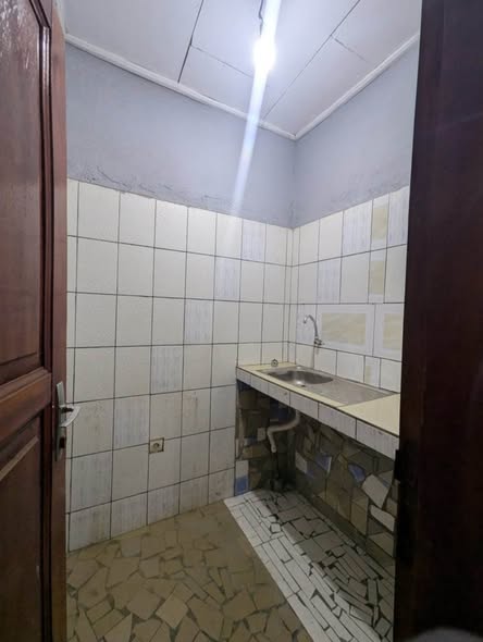 Studio moderne à louer à Odza
