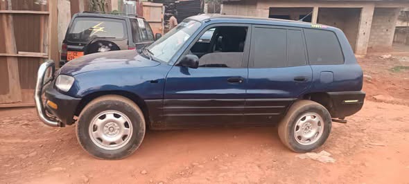 Rav4 ancien modèle à vendre