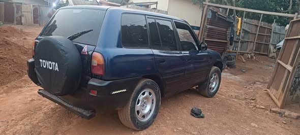 Rav4 ancien modèle à vendre