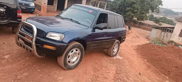 Rav4 ancien modèle à vendre
