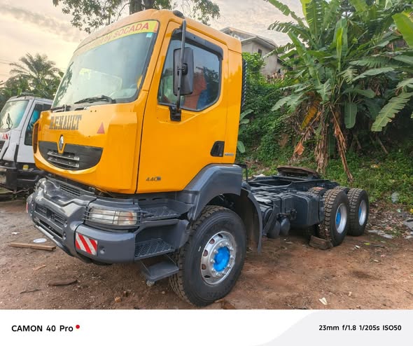 Tracteur Renault 440 10 roues – 2016