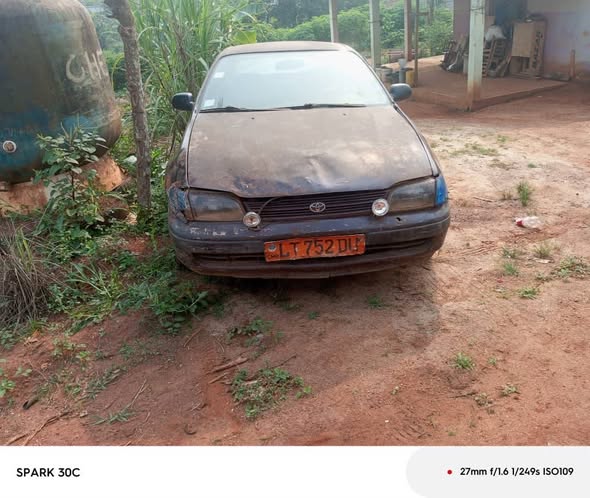 Toyota Carina E à vendre