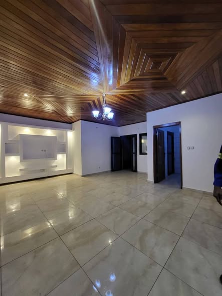 Appartement à louer à biyem-assi