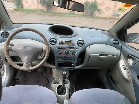 Toyota Yaris Année 2002