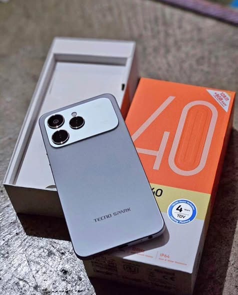 Tecno Spark 40 256GB/16RAM Neuf