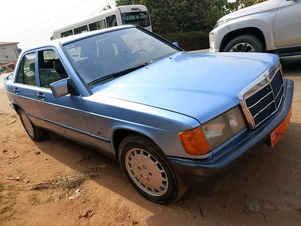 Mercedes 190 très solid