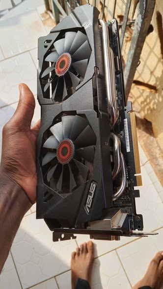 GTX 980 de 4 giga dédié ddr5 bien propre