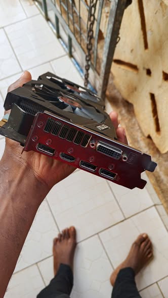GTX 980 de 4 giga dédié ddr5 bien propre