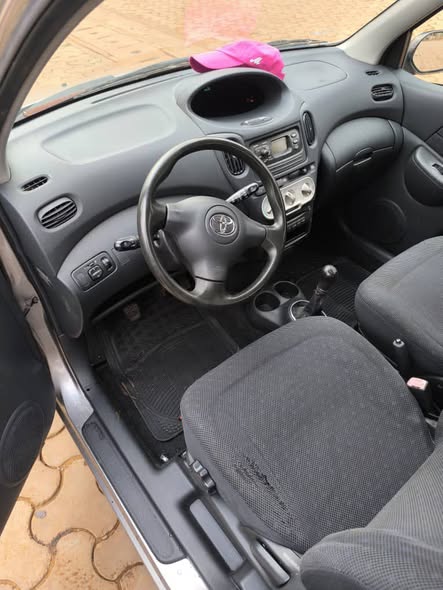 Toyota Yaris à vendre d'urgence
