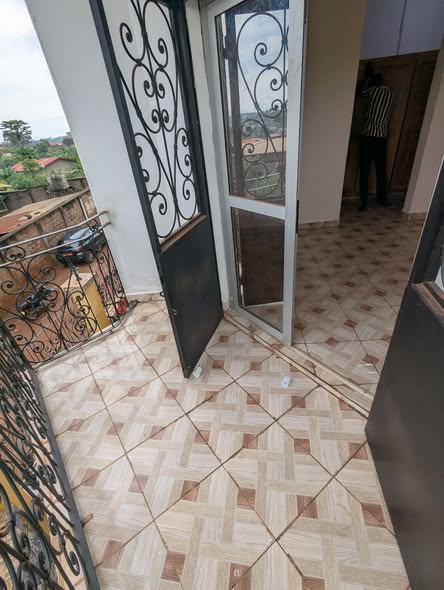 Mini duplex à louer à Odza
