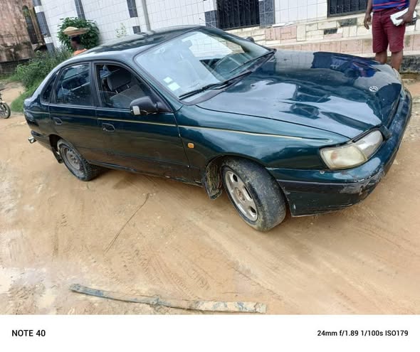 Carina liftback à vendre