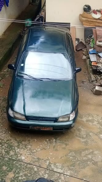 Carina liftback à vendre