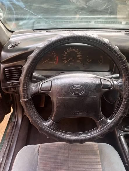Carina liftback à vendre