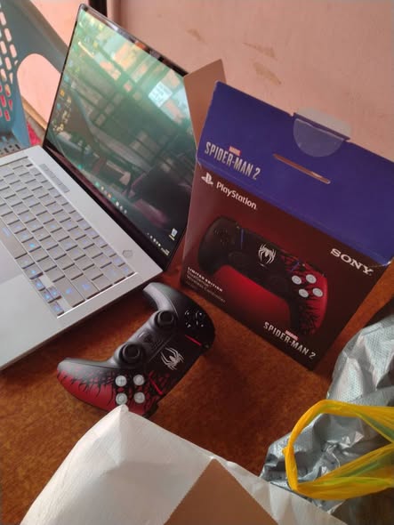 Manette PS5 neuve et scellée