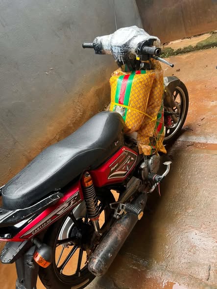 Moto cargo super très propre