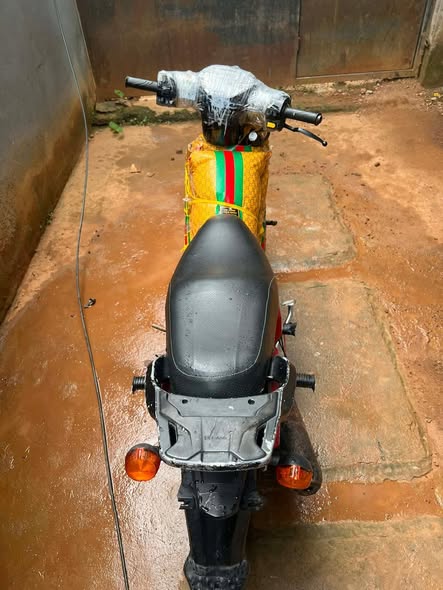 Moto cargo super très propre