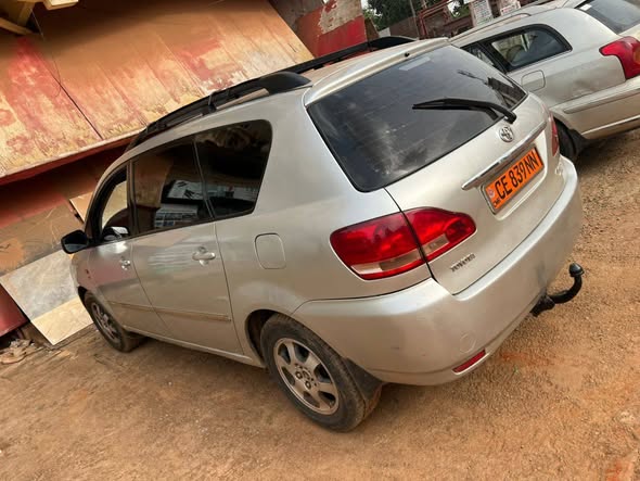 Avensis Verso 07 places à vendre