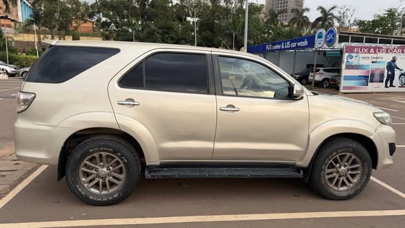 TOYOTA FORTUNER AWD 2013 2014