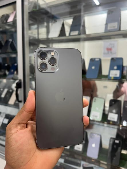 iPhone 12 Pro Max 128GB en vente