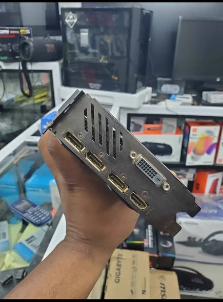 4Go GDDR5 Alimentable 8pin