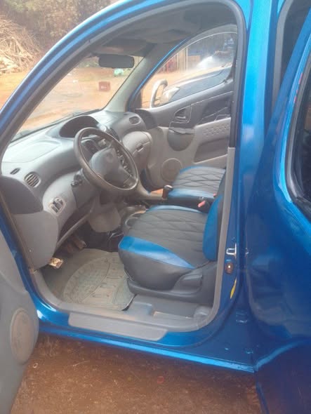 Cho Cho Yaris verso à vendre sur Bafoussam