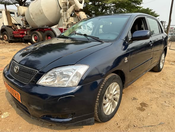 Voiture à vendre, moteur sec, climatisé