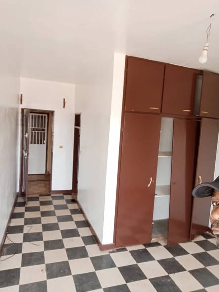 Chambre moderne à louer à Essos