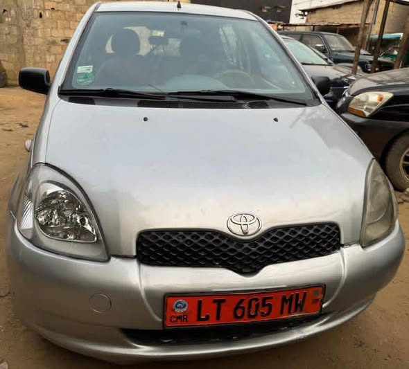 YARIS 2002 MANUELLE
