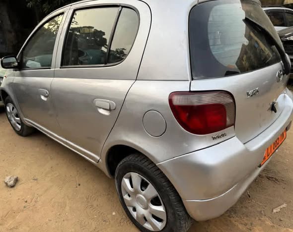YARIS 2002 MANUELLE