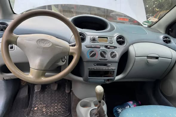 YARIS 2002 MANUELLE