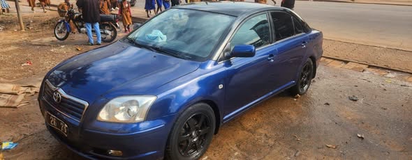 Voiture à vendre avec climatisation et peinture d'origine