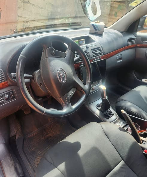 Voiture à vendre avec climatisation et peinture d'origine
