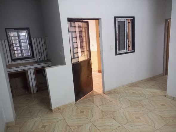 Chambre et studio moderne à TAMDJA Bafoussam