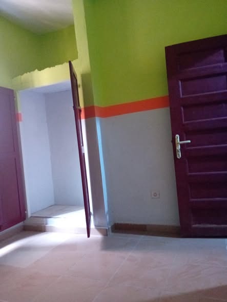 Studio moderne nouvellement construit