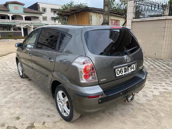 Corolla Verso 07 places à vendre