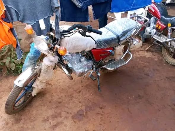 Moto à vendre, 1 mois d'utilisation