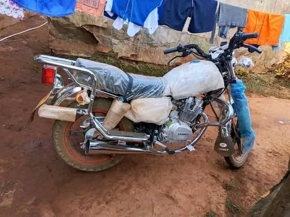 Moto à vendre, 1 mois d'utilisation
