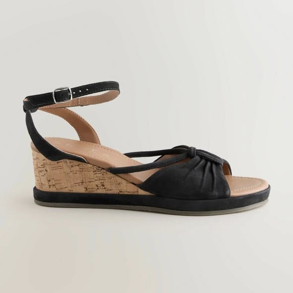 Chaussures importées d'Allemagne