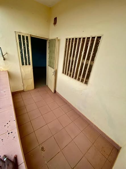 Géant appartement à Mendong