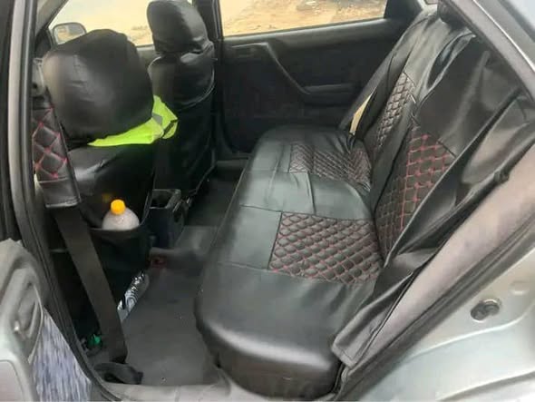 Toyota Carina e à vendre à Douala