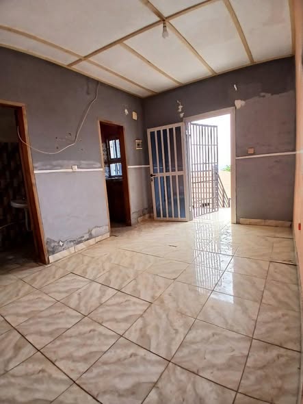 Chambre moderne à louer à Yaoundé