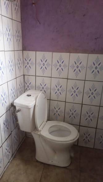 Chambre moderne à louer à Ekié