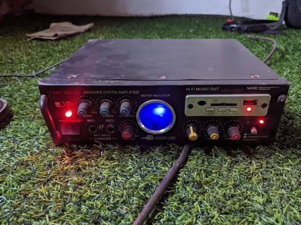 Amplificateur audio numérique et unité centrale