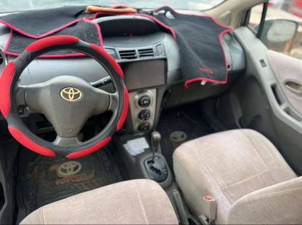 Yaris Vitz 2010 à vendre