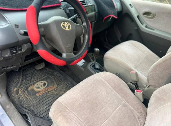 Yaris Vitz 2010 à vendre