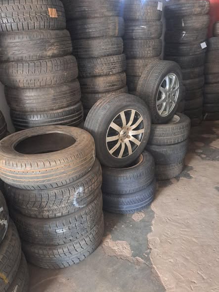 Arrivage de pneus d'occasion Belgique et Japon